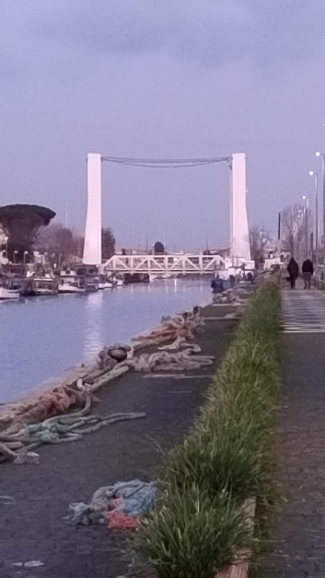 La Casetta-10 Min Aeroporto E Spiaggia Fiumicino Bagian luar foto